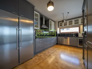 Prodej bytu 6+kk a větší, Praha, Učňovská, 190 m2