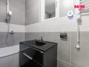 Pronájem bytu 2+kk, Karlovy Vary - Drahovice, Kvapilova, 37 m2