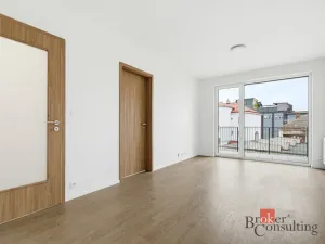 Pronájem bytu 2+kk, Hradec Králové, Na Střezině, 48 m2