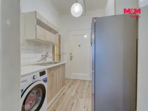 Prodej bytu 1+kk, Plzeň - Lobzy, Rokycanská, 30 m2