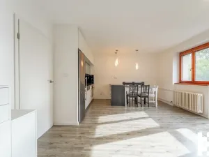 Prodej bytu 3+kk, Praha - Kbely, Martinická, 57 m2