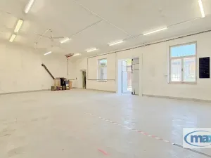 Pronájem skladu, Holice, Hradecká, 317 m2