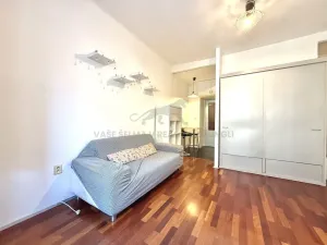Pronájem bytu 1+kk, Praha - Strašnice, Za poštou, 32 m2