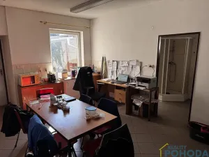 Pronájem výrobních prostor, Radhošť, 450 m2