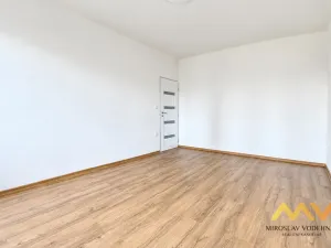 Pronájem bytu 2+1, Hradec Králové - Slezské Předměstí, třída SNP, 55 m2