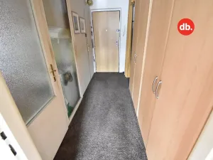 Prodej bytu 3+1, Karlovy Vary, Šumavská, 64 m2
