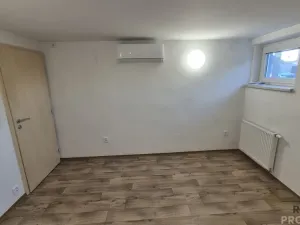 Pronájem bytu 1+1, Břeclav - Charvátská Nová Ves, SNP, 27 m2