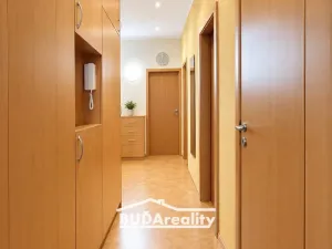 Pronájem bytu 2+1, Zlín, U Trojáku, 66 m2