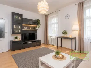 Prodej bytu 2+1, Praha - Holešovice, Řezáčovo náměstí, 45 m2
