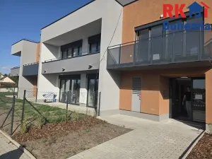 Pronájem bytu 1+kk, Praha - Dolní Počernice, 45 m2
