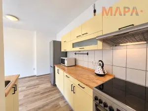Pronájem bytu 1+1, Chomutov, Bělohorská, 33 m2