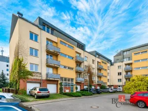 Prodej bytu 1+kk, Hradec Králové - Třebeš, Ve Stromovce, 33 m2