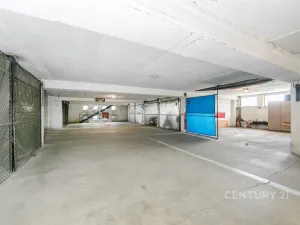 Pronájem garážového stání, Plzeň - Jižní Předměstí, Tomanova, 12 m2