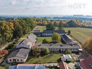 Prodej zemědělského objektu, Jindřichův Hradec, 9726 m2