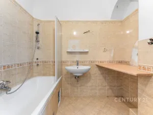Prodej bytu 2+1, Praha - Malá Strana, Hroznová, 53 m2