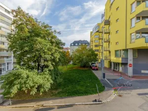 Prodej bytu 2+kk, Praha, Jeseniova, 55 m2