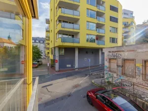 Prodej bytu 2+kk, Praha, Jeseniova, 55 m2