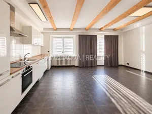 Prodej bytu 3+kk, České Budějovice - České Budějovice 7, Komenského, 66 m2