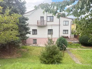 Prodej rodinného domu, Panenské Břežany, 300 m2