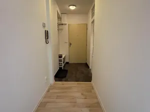 Pronájem bytu 2+kk, Praha - Braník, Pod svahem, 44 m2