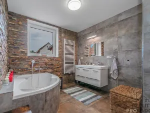 Prodej rodinného domu, Petrovice, 240 m2