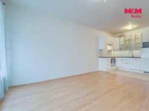 Pronájem bytu 2+kk, Praha, Sazovická, 47 m2