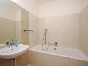 Pronájem kanceláře, Praha - Smíchov, Štefánikova, 82 m2