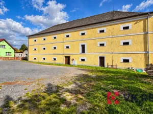 Prodej zemědělského objektu, Trhanov, 2380 m2