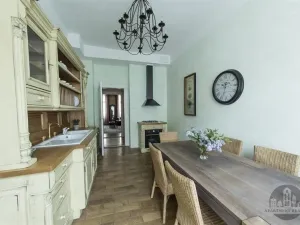 Pronájem bytu 3+1, Praha, Korunní, 95 m2