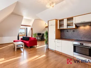 Prodej vícegeneračního domu, Praha - Horní Počernice, Rožnovská, 577 m2