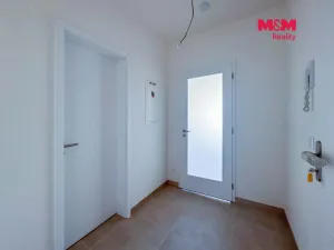 Pronájem bytu 1+kk, Praha, Ocelářská, 39 m2