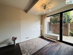 Pronájem bytu 2+kk, Praha - Kobylisy, Služská, 46 m2