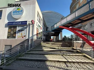 Pronájem restaurace, Praha - Stodůlky, Sluneční náměstí, 105 m2