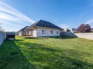Prodej rodinného domu, Jesenice, Papoušková, 695 m2