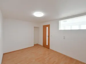 Pronájem skladu, Praha - Břevnov, Talichova, 90 m2