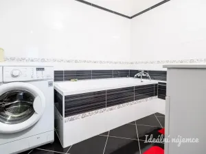 Pronájem bytu 2+kk, Praha - Krč, Sládkovičova, 47 m2