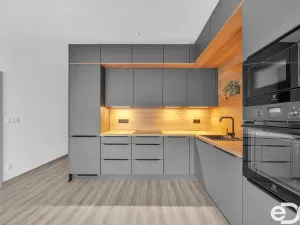 Prodej bytu 3+kk, Dašice, U Kasáren, 70 m2
