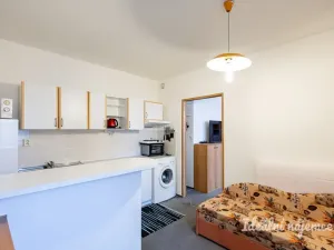Pronájem bytu 1+1, Praha - Letňany, Chotěšovská, 39 m2