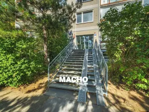 Prodej bytu 3+1, Praha - Modřany, Pirinská, 77 m2