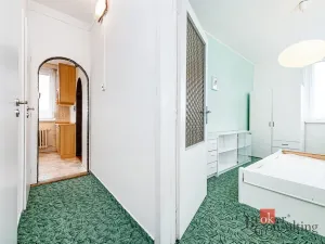 Pronájem bytu 2+1, Praha - Radotín, náměstí Osvoboditelů, 70 m2