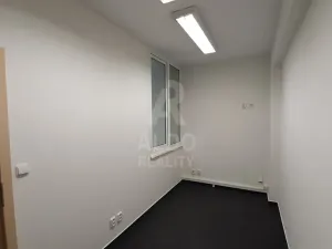 Pronájem kanceláře, České Budějovice, Husova tř., 89 m2