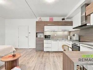 Pronájem bytu 1+kk, Uherské Hradiště, Zahrádky, 31 m2