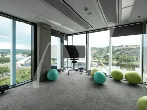 Pronájem kanceláře, Praha - Holešovice, Pod dráhou, 700 m2