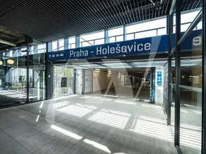 Pronájem kanceláře, Praha - Holešovice, Pod dráhou, 700 m2