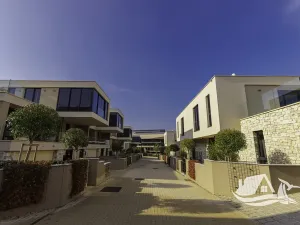 Prodej rodinného domu, Umag, Chorvatsko, 200 m2