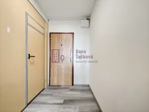 Pronájem bytu 1+kk, Jindřichův Hradec - Jindřichův Hradec III, sídliště Vajgar, 27 m2