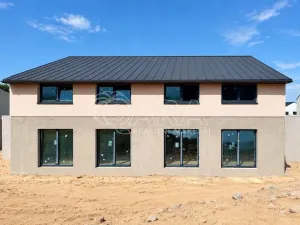 Prodej rodinného domu, Kamenice - Ládví, Lomená, 156 m2