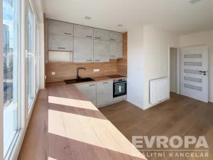 Pronájem bytu 2+1, Praha - Malešice, Počernická, 52 m2