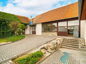 Prodej výrobních prostor, Radošovice, 1075 m2