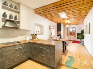 Prodej výrobních prostor, Radošovice, 1075 m2